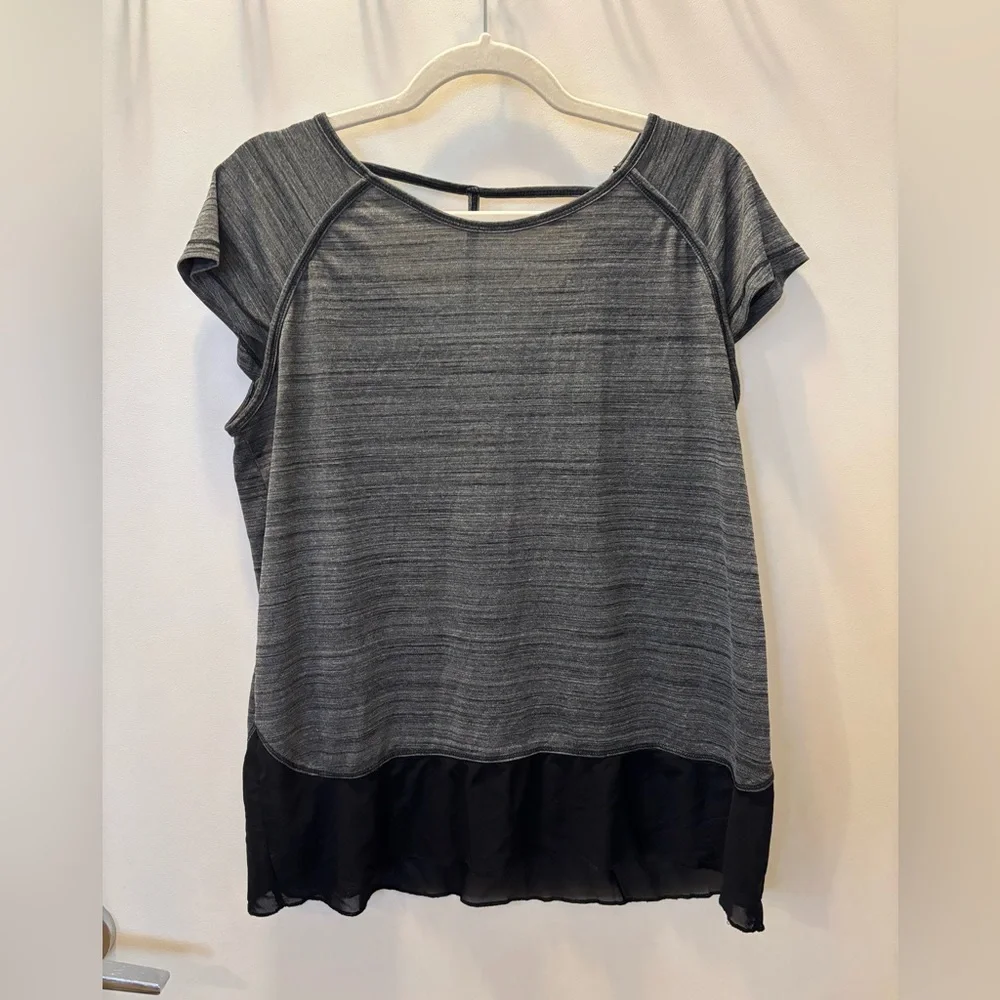 Workout top - Picture 1 of 2